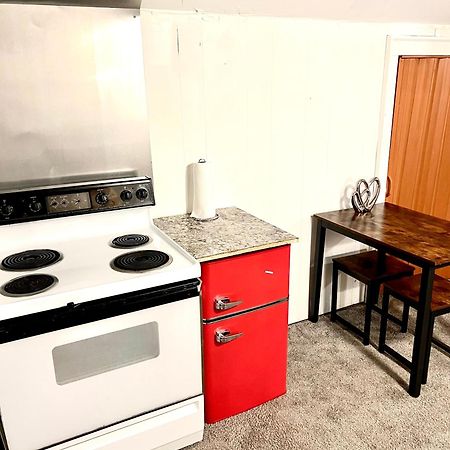 Two Bedroom Villa Studio With Fireplace & Living Room 디트로이트 외부 사진